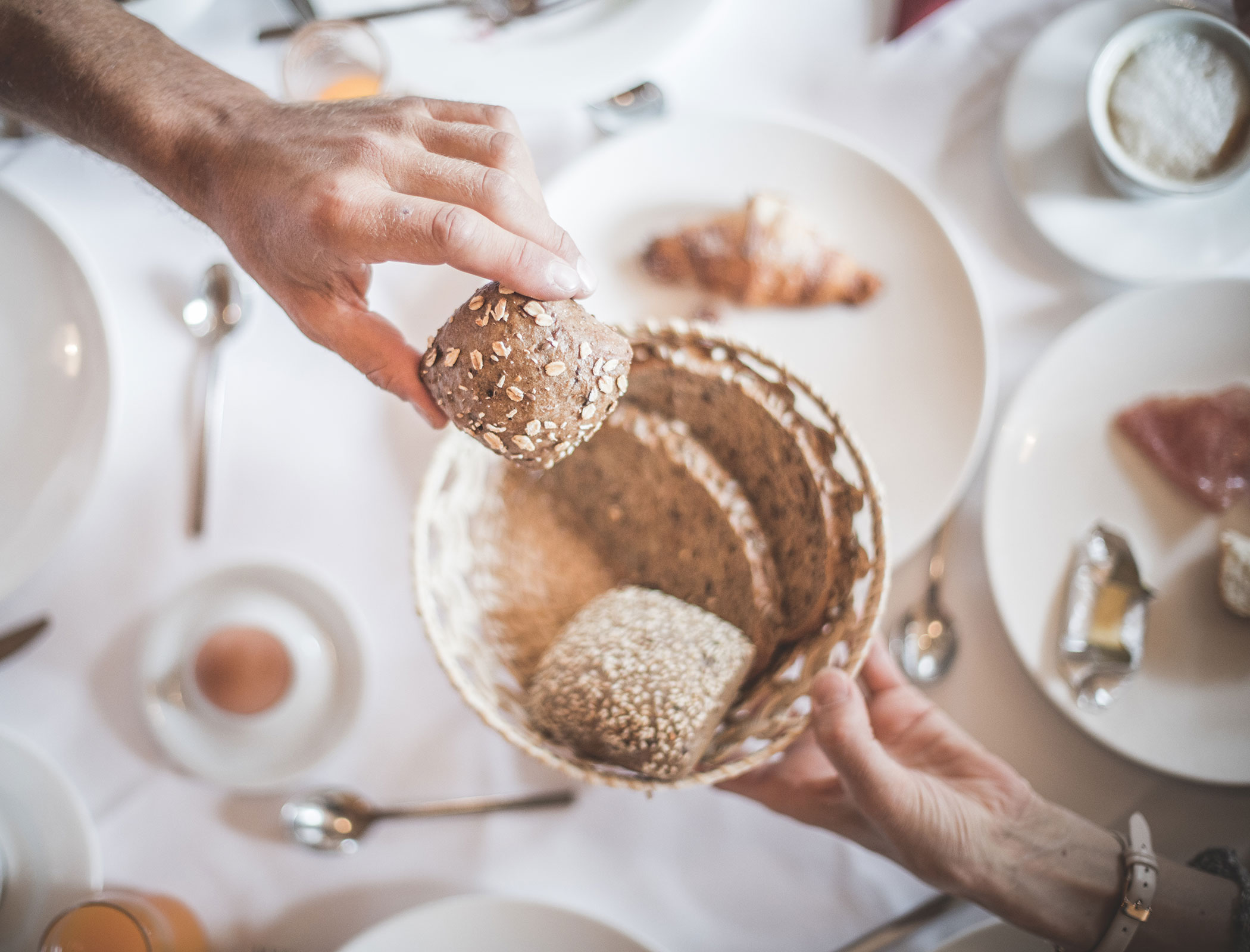 Bread basket at the breakfast table - Hotel Fameli