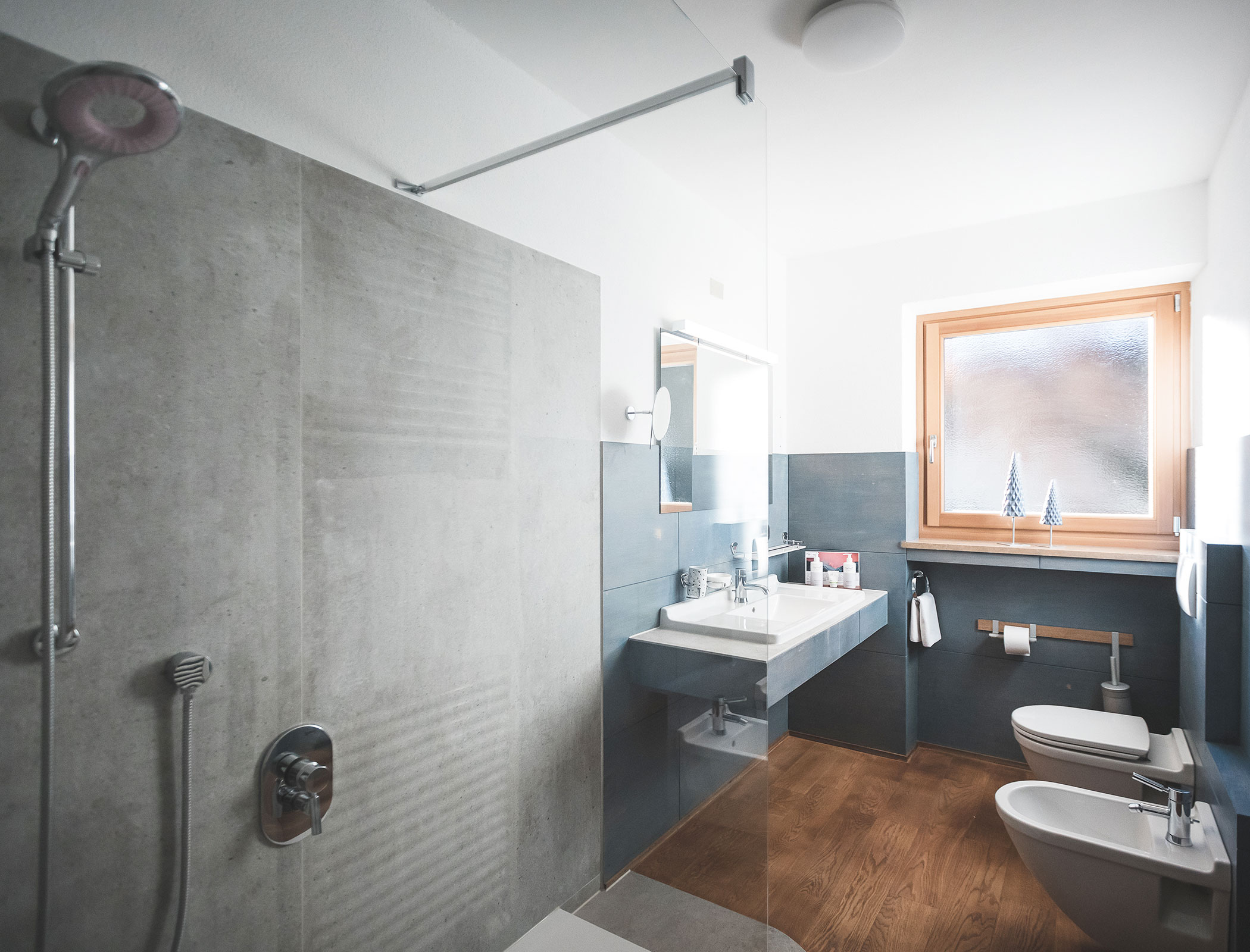 Dolce Vita Apartment - modern bathroom - Hotel Fameli