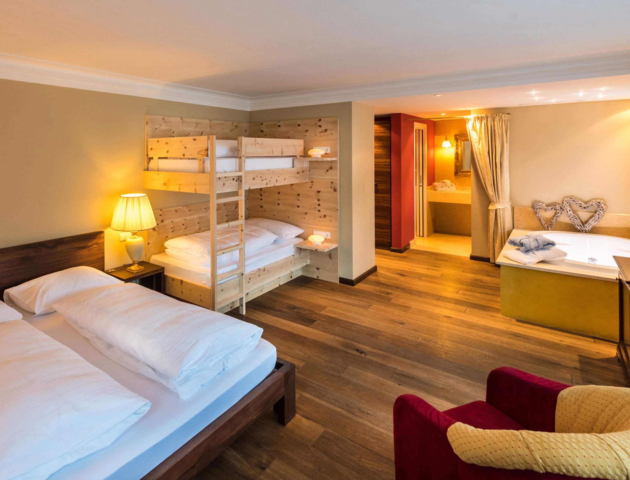 Family suite - beds for children - Hotel Fameli