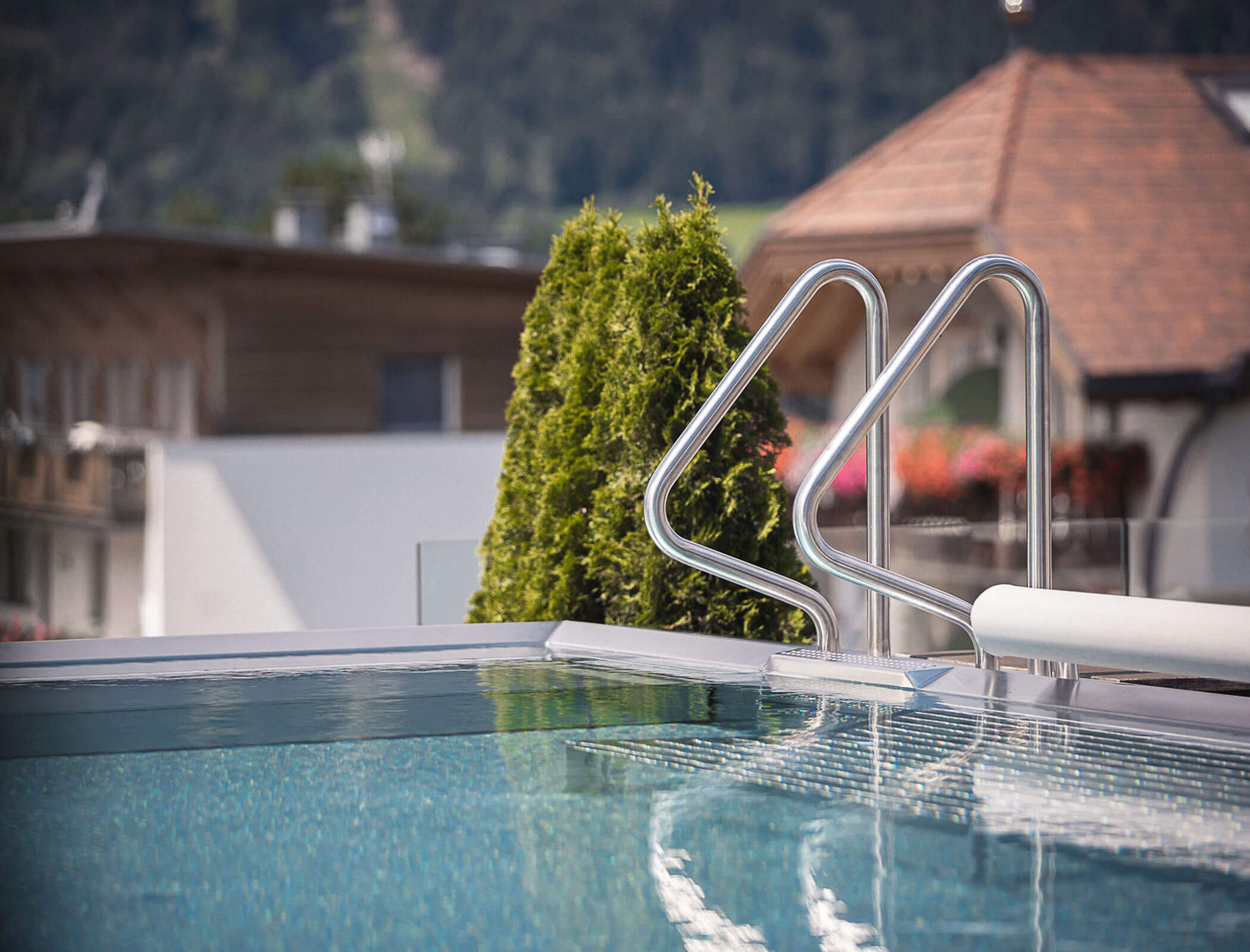 Detailed photo Sky Pool - Hotel Fameli