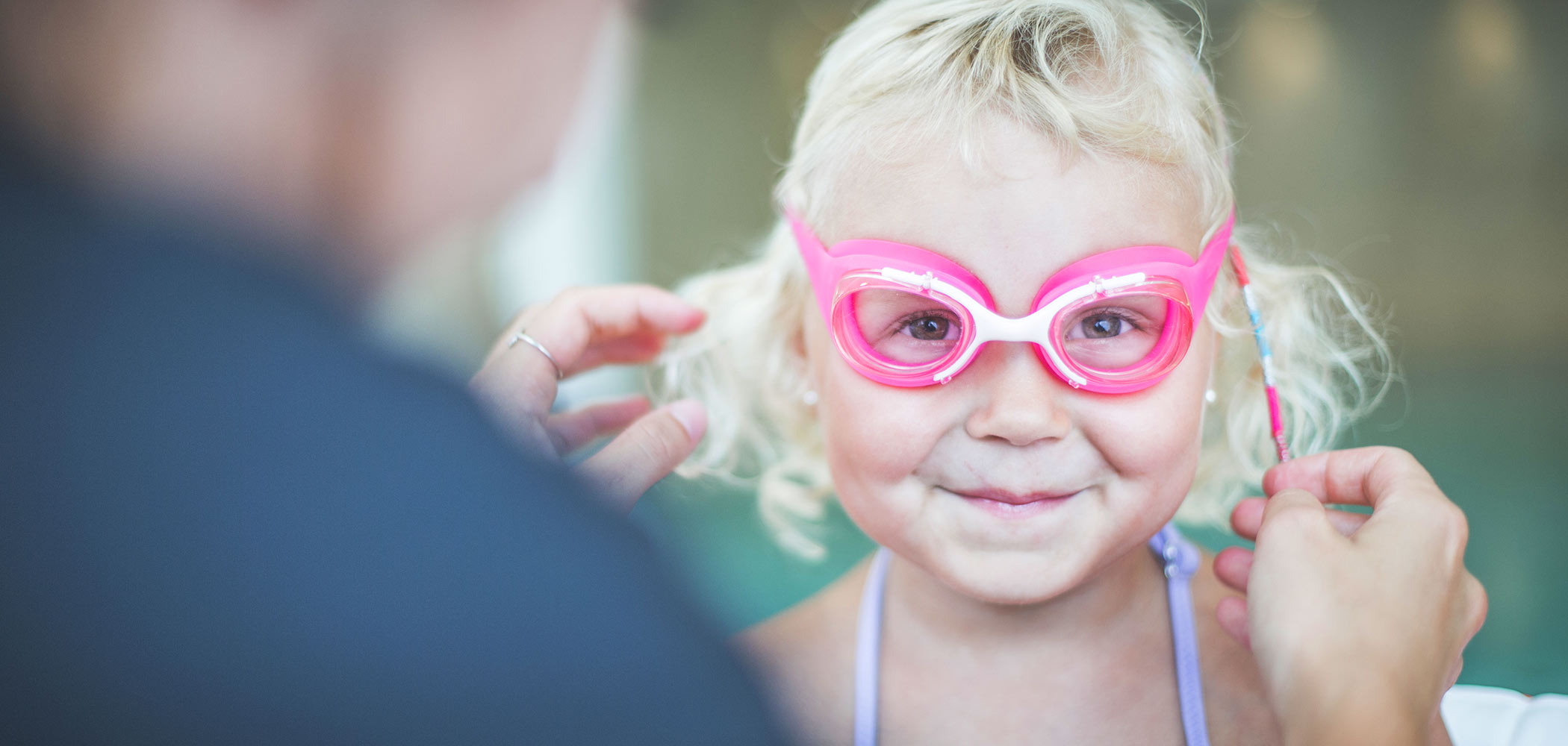 Child with swimming goggles - Hotel Fameli