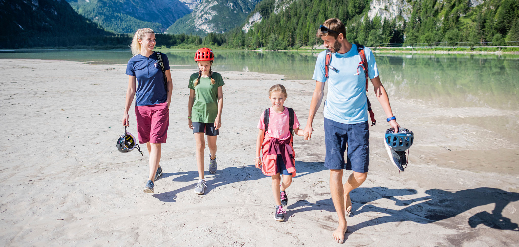 Family by the lake - Hotel Fameli