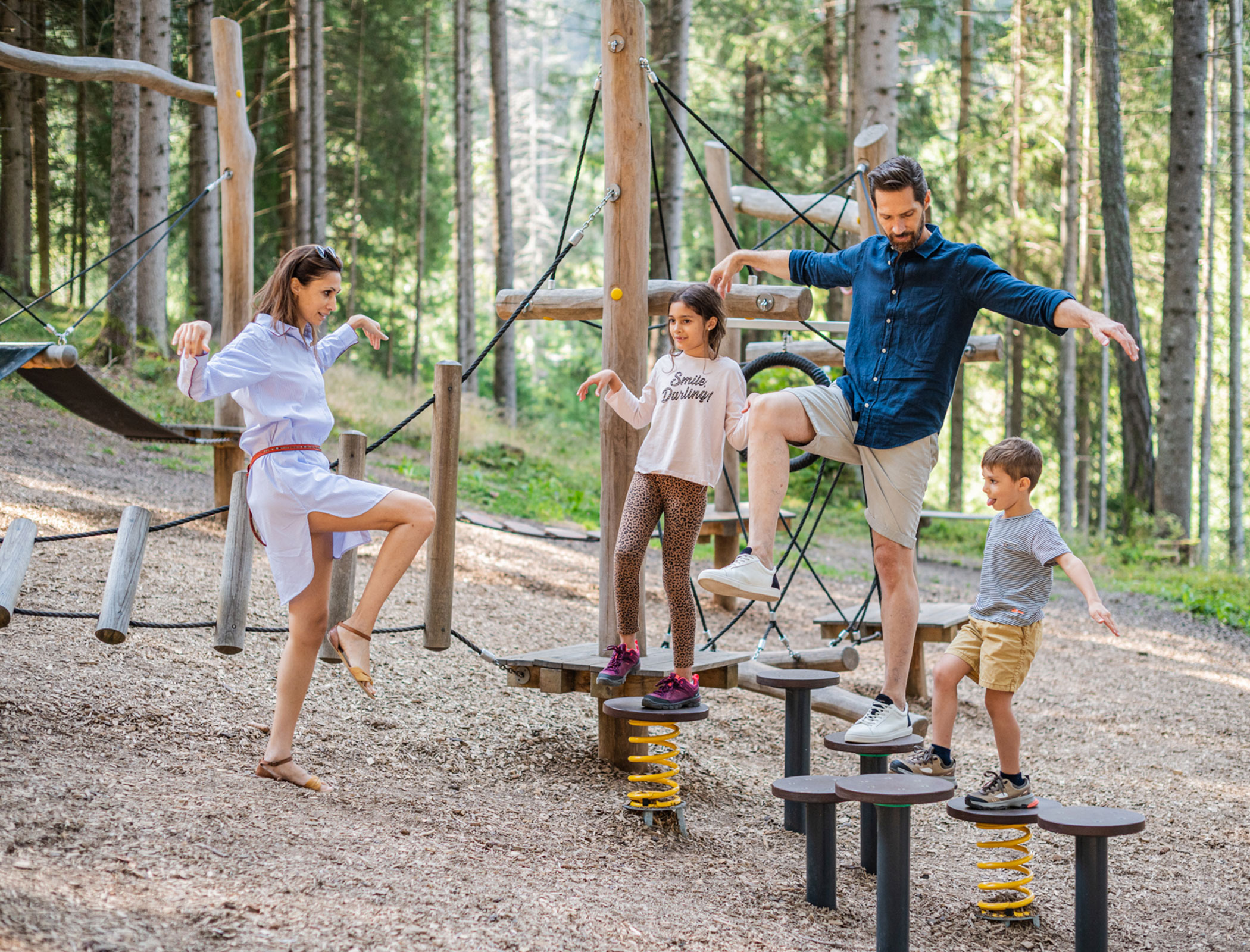 Parco giochi nel bosco a Valdaora - Hotel Fameli