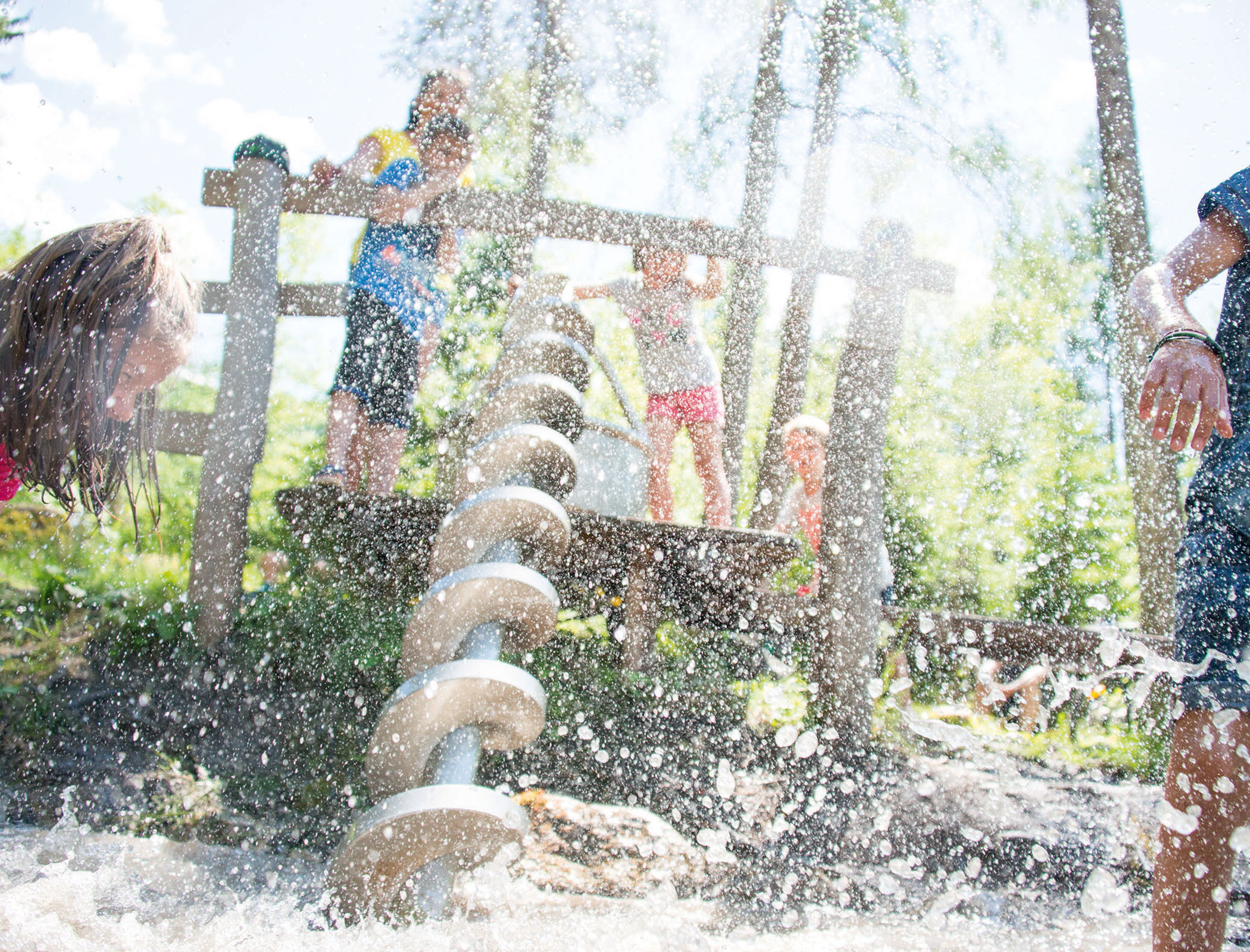 Familienhotels Südtirol - Outdoor activities - Outdoor water fun with the family - Hotel Fameli