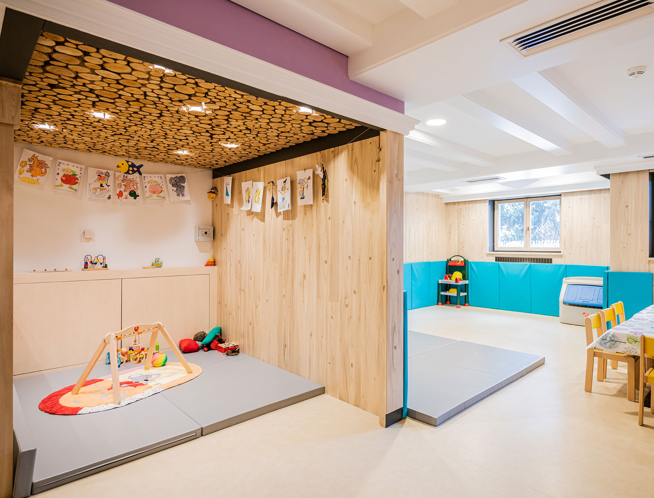 Kids Area - playroom for children and babies - bright and colorful - Hotel Fameli