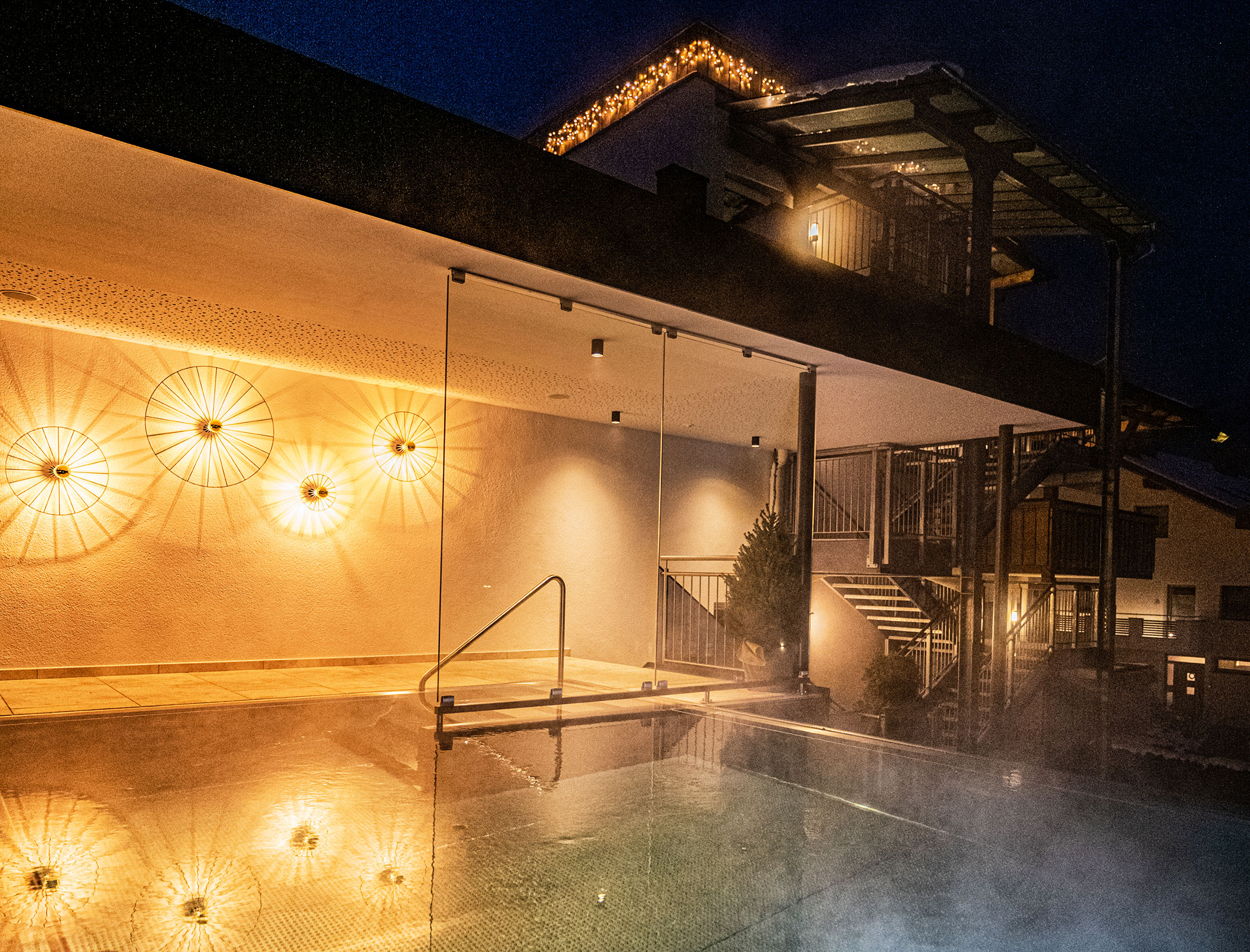 Sky Pool at night - Hotel Fameli