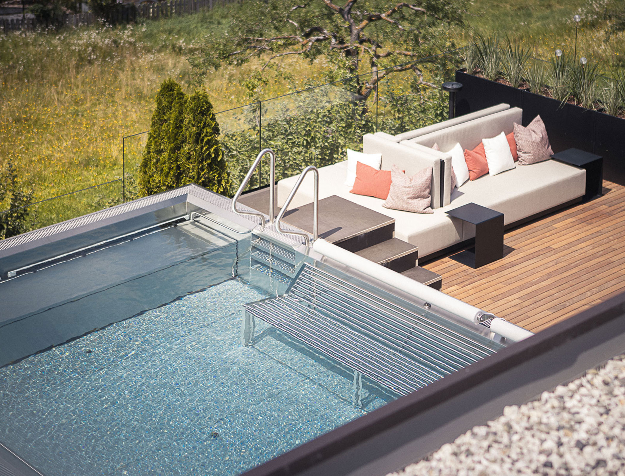 Lounge and Sky Pool - Hotel Fameli