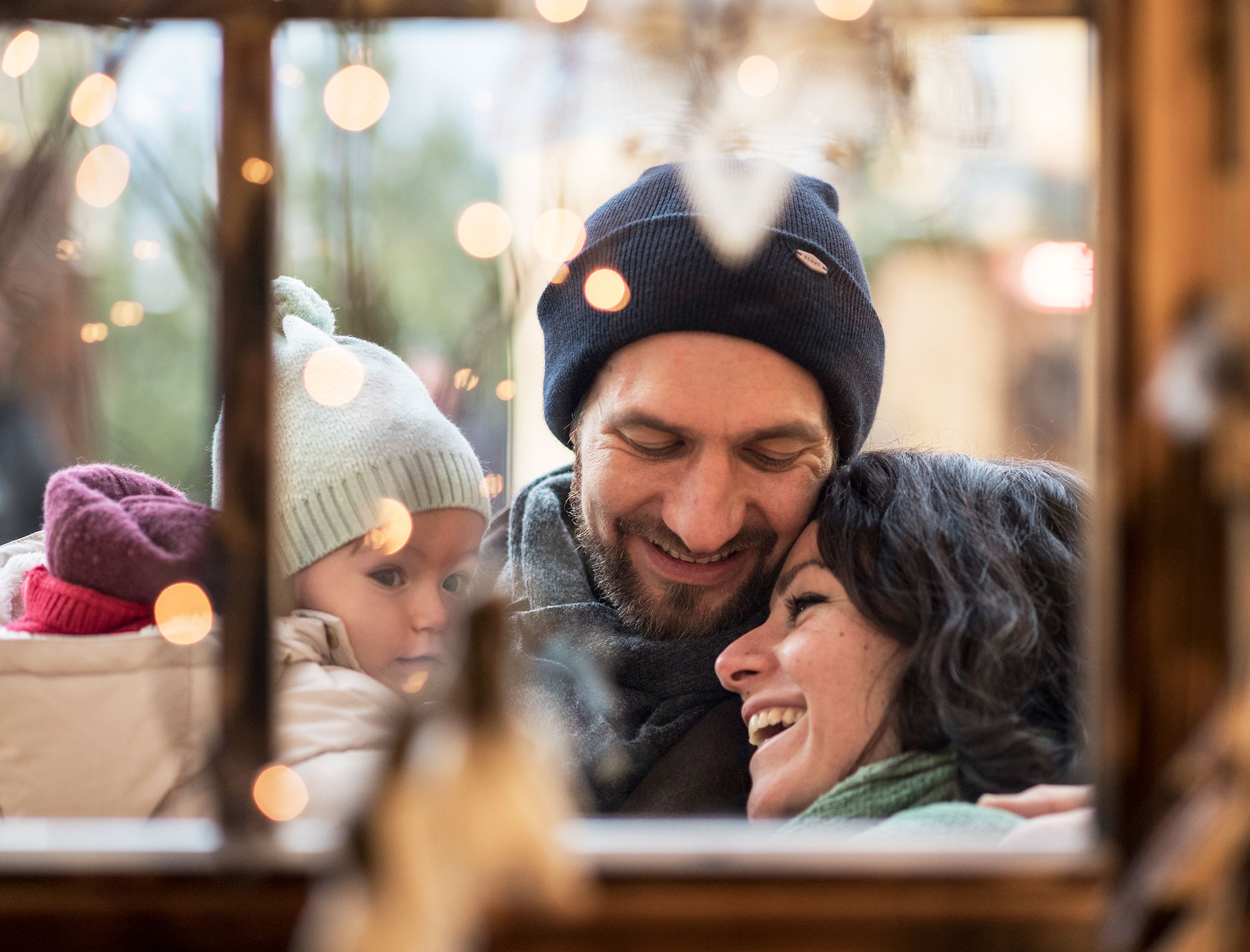 Family at the Christmas market - Hotel Fameli
