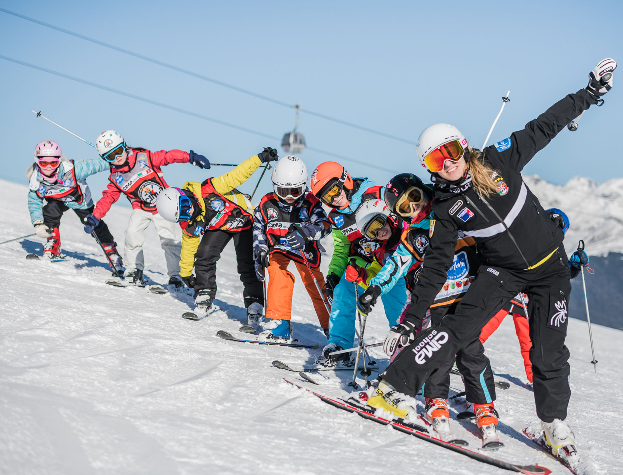 Skilehrer mit Kindern am Kronplatz - Hotel Fameli