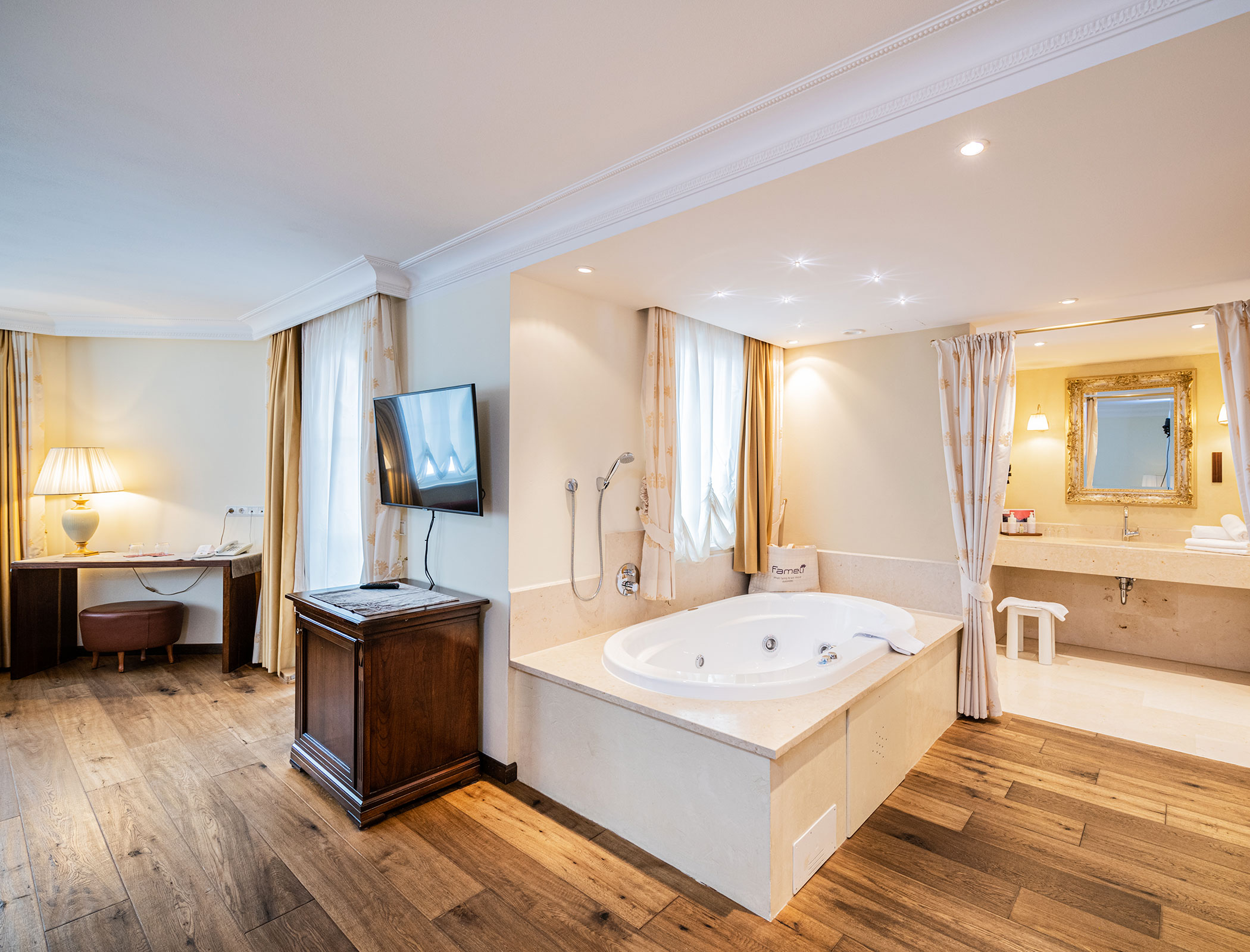 Suite Fameli Exclusive Whirlpool - Hotel Fameli