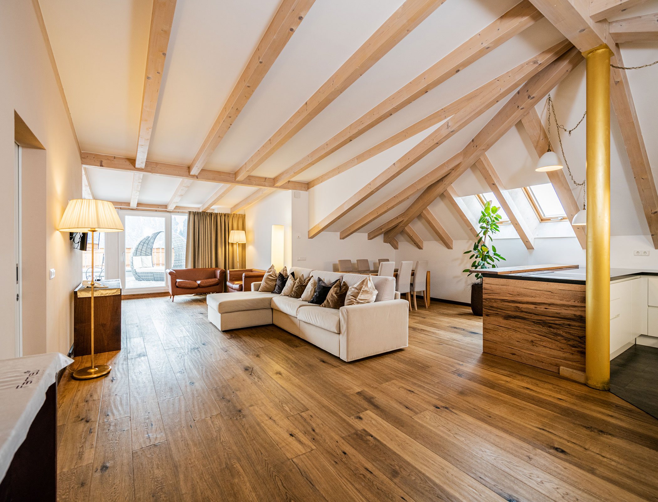 Suite Fameli Loft living room with terrace view - Hotel Fameli